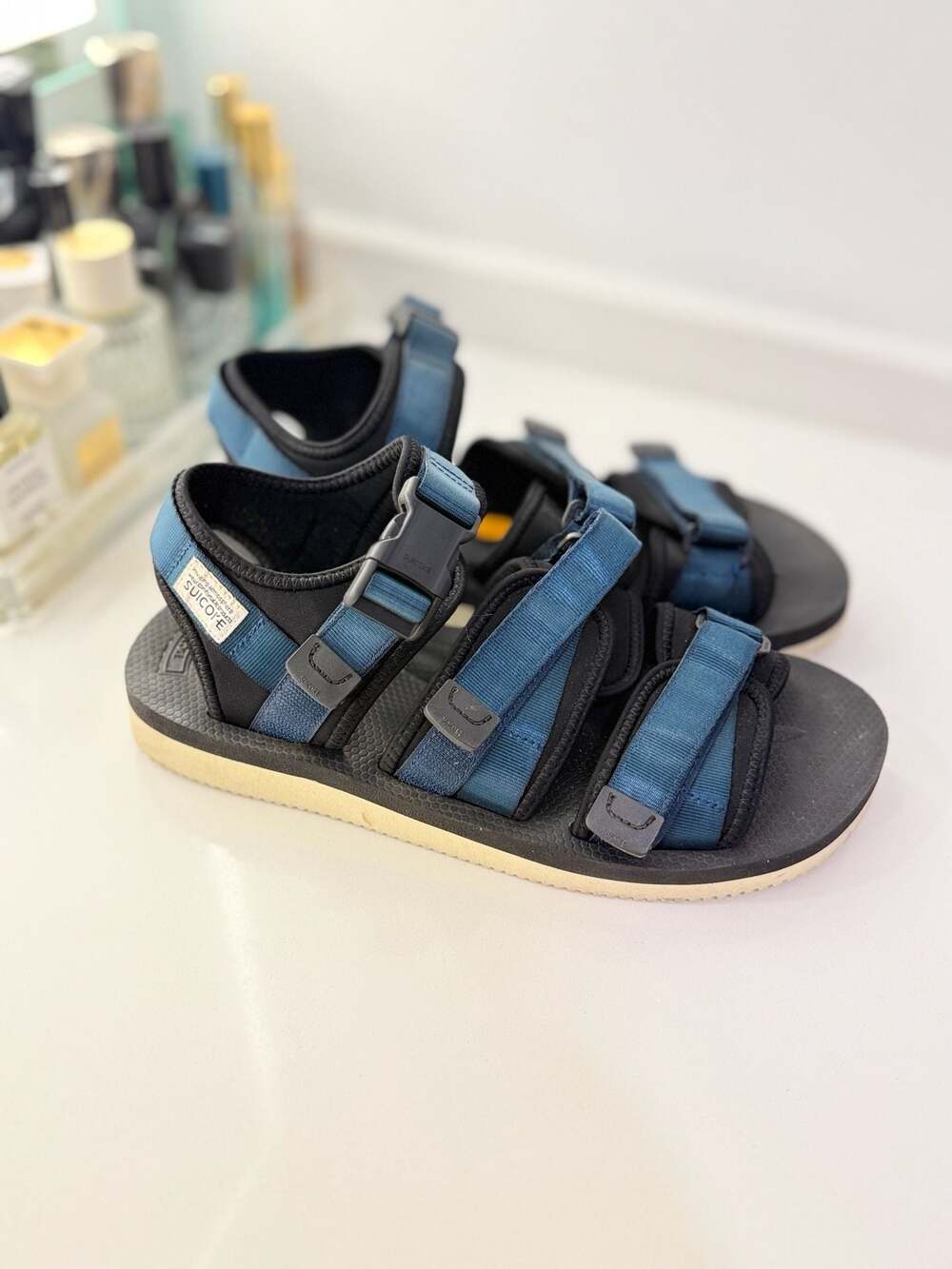 Suicoke Kisee-V Navy Blue Nylon Vibram Sole Sandals Size 9 US